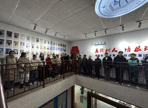 新利·体育西山作家群工作室举行揭牌仪式