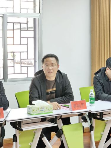 秦润华讲话