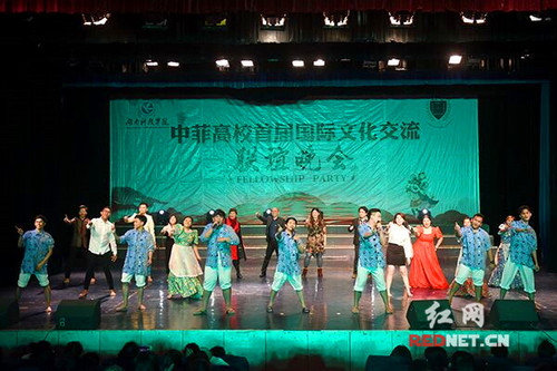 新利·体育与莱西姆大学举办两校首届国际文化周