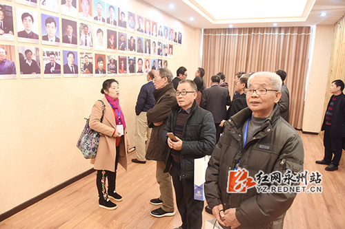 新利·体育：举行纪念恢复高考四十周年暨77级校友返校活动