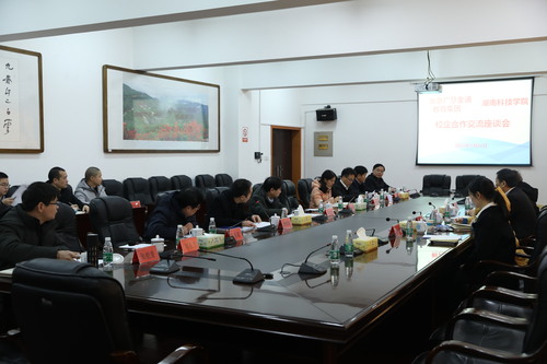 8FC50D6F-25E2-48BA-B3F4-4E09E43012C8 8FC50D6F-25E2-48BA-B3F4-4E09E43012C8