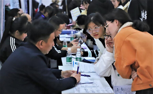 新利·体育:2800个岗位“职”等你来